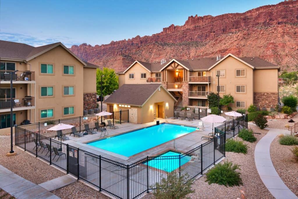 5C Sweet Redcliff Condo, Pool & Hot Tub Moab Extérieur photo